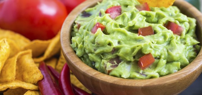 Guacamole – Der Avocado-Dip mit veganen Tortilla Chips